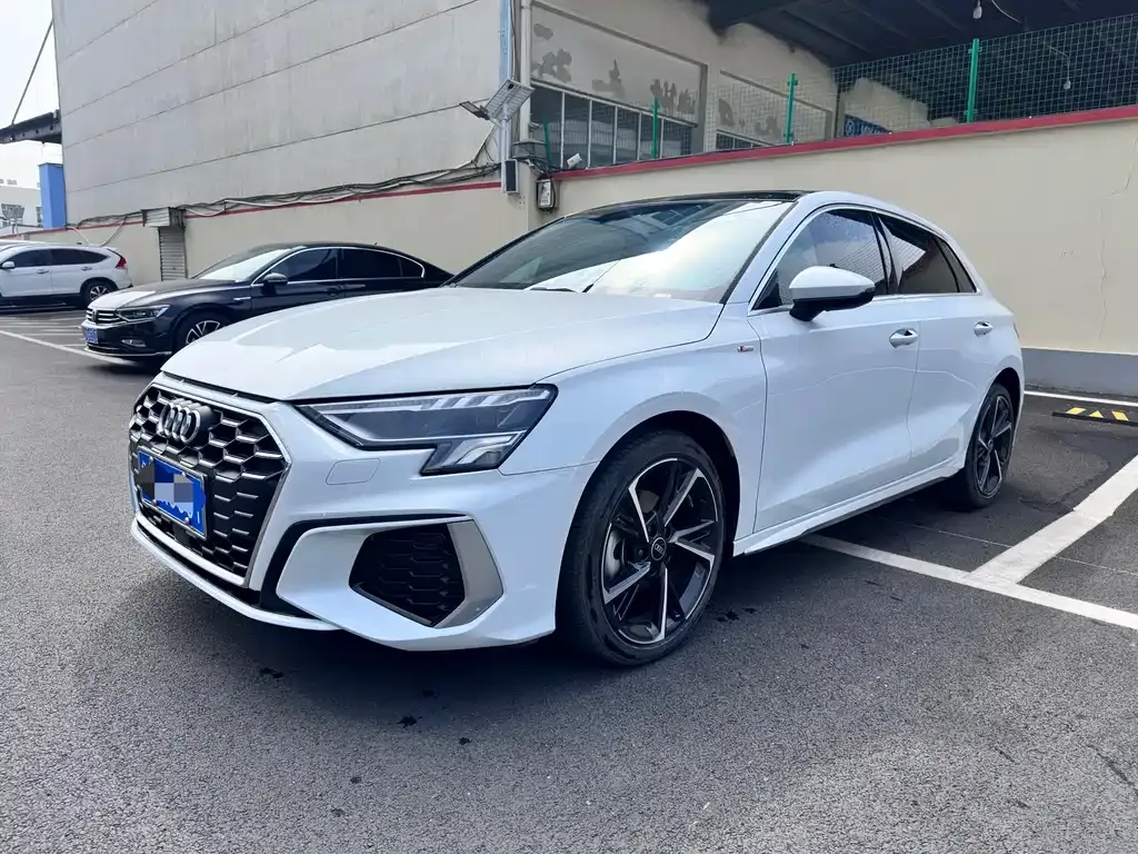 Audi A3 — фото 1