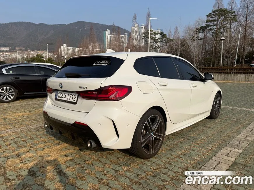 BMW 1-Series 2023 из KR, фото 10
