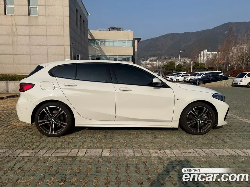 BMW 1-Series 2023 из KR, фото 9
