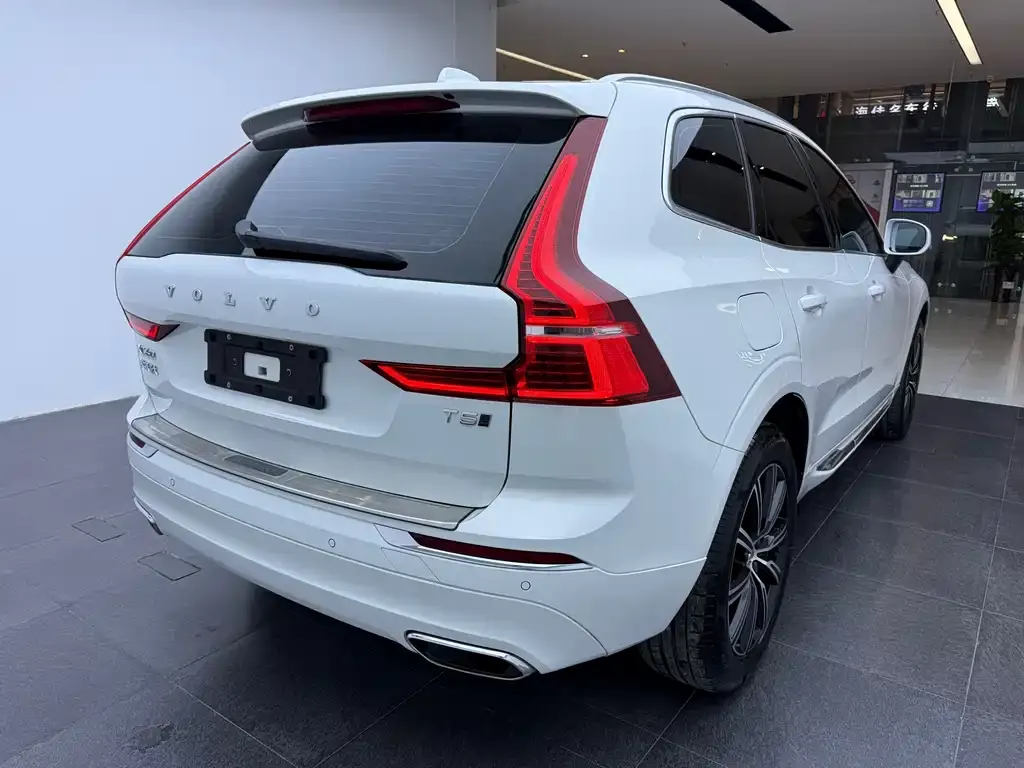 Volvo XC60 2021 из CN, фото 9