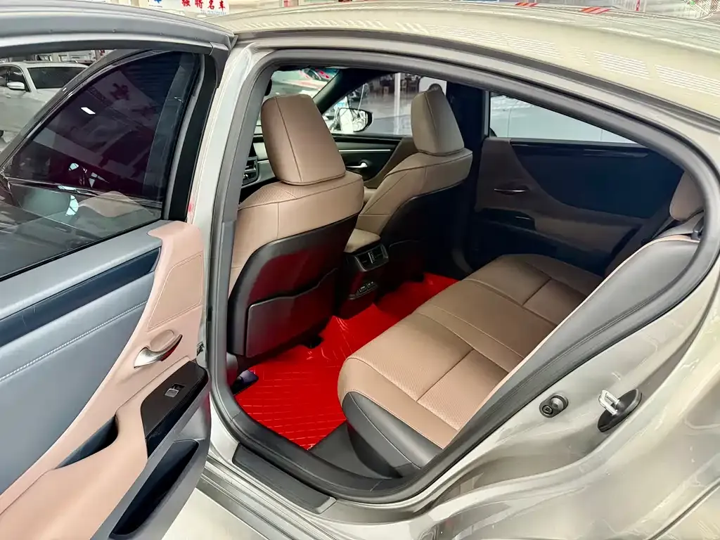 Lexus ES 2023 из CN, фото 8