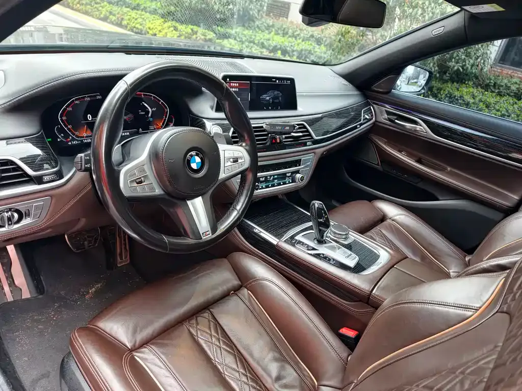 BMW 7 Series 2021 из CN, фото 5