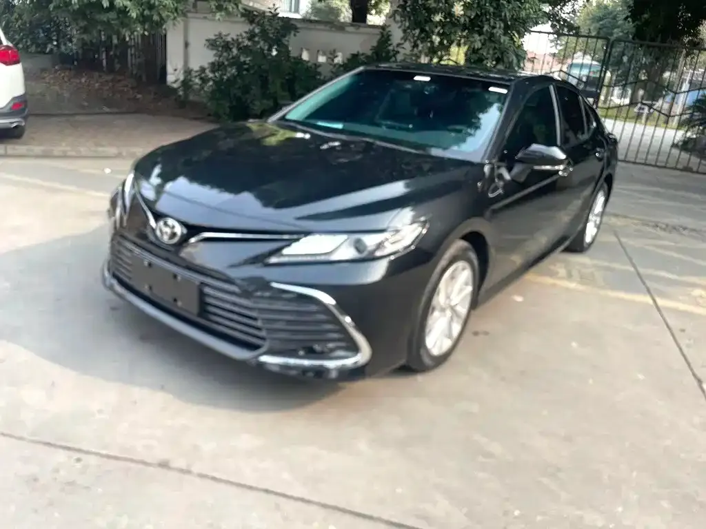 Toyota Camry — фото 3