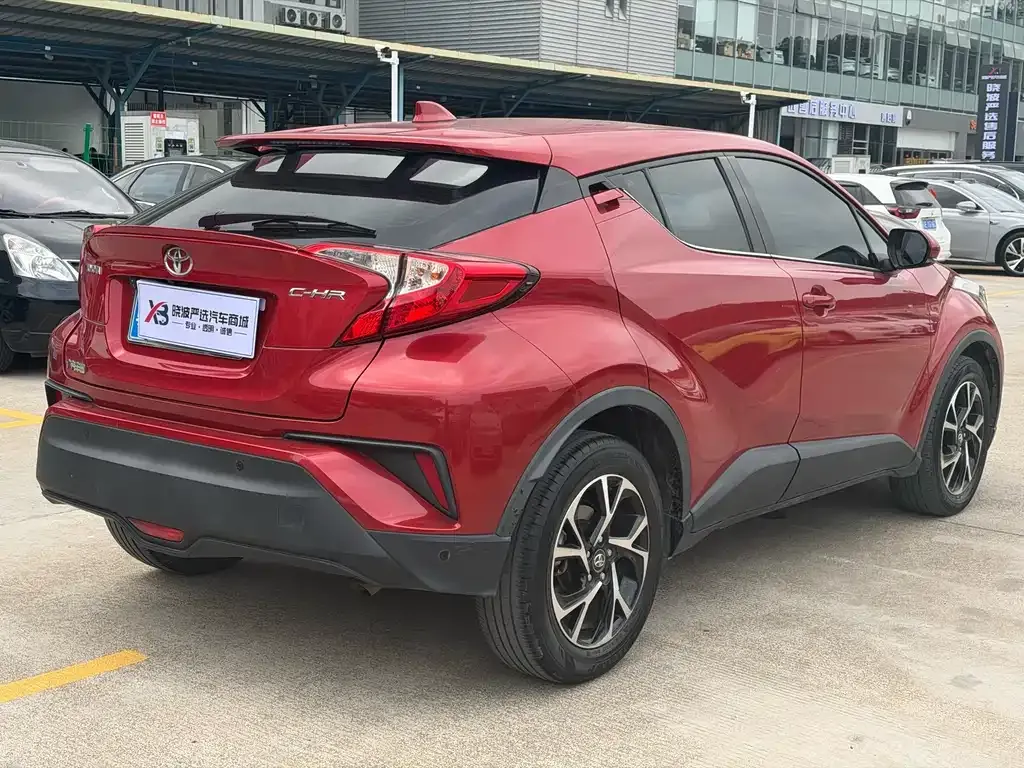 Toyota C-HR — фото 6