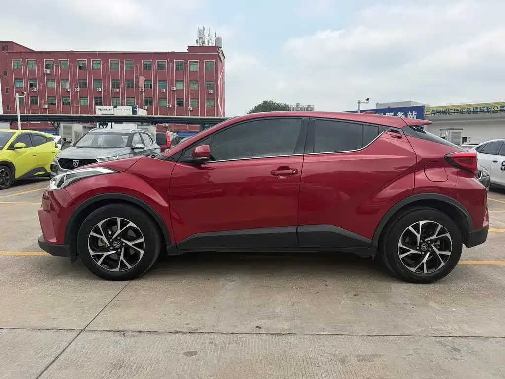Toyota C-HR — фото 4