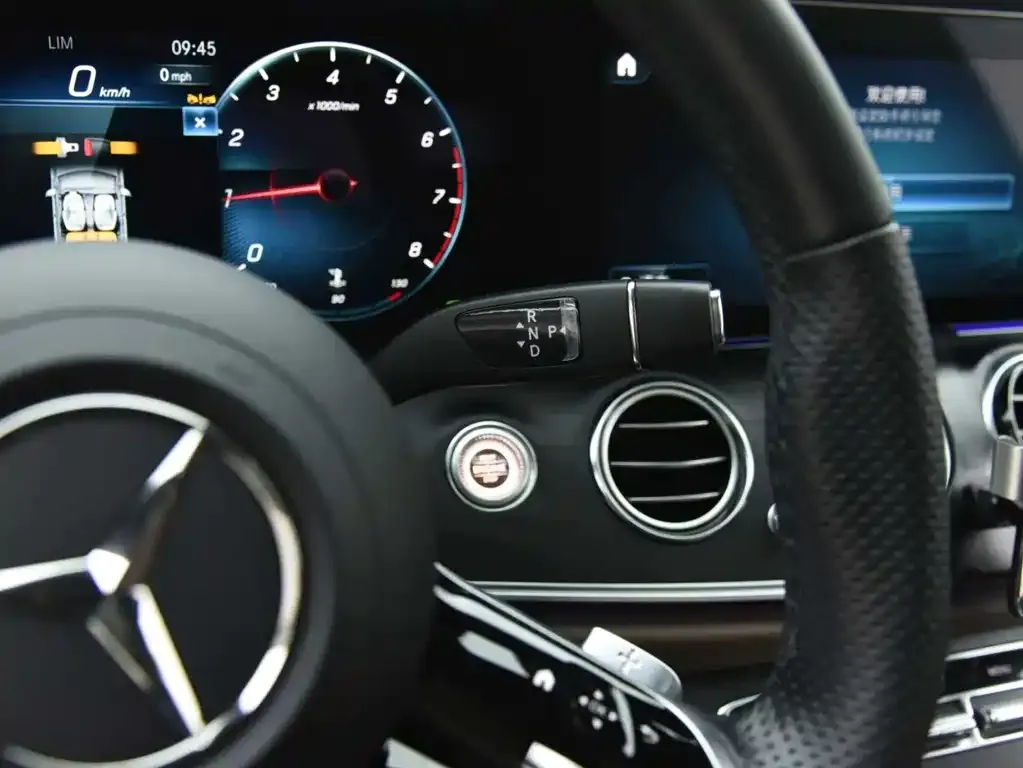 Mercedes-Benz E-Class 2023 из CN, фото 3