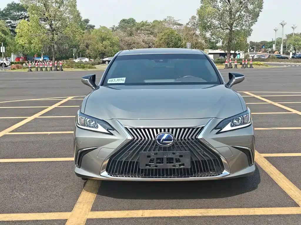 Lexus ES — фото 8