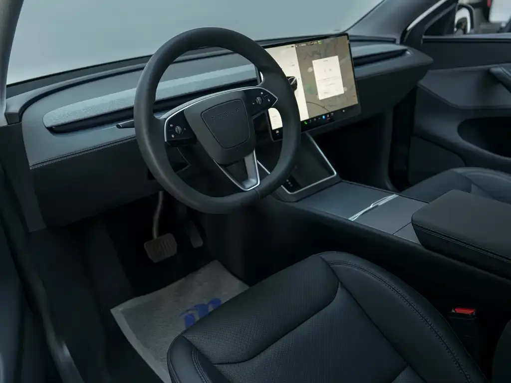 Tesla Model Y — фото 5