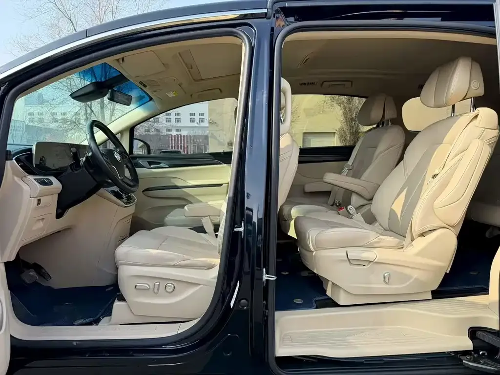 Buick GL8 2023 из CN, фото 4