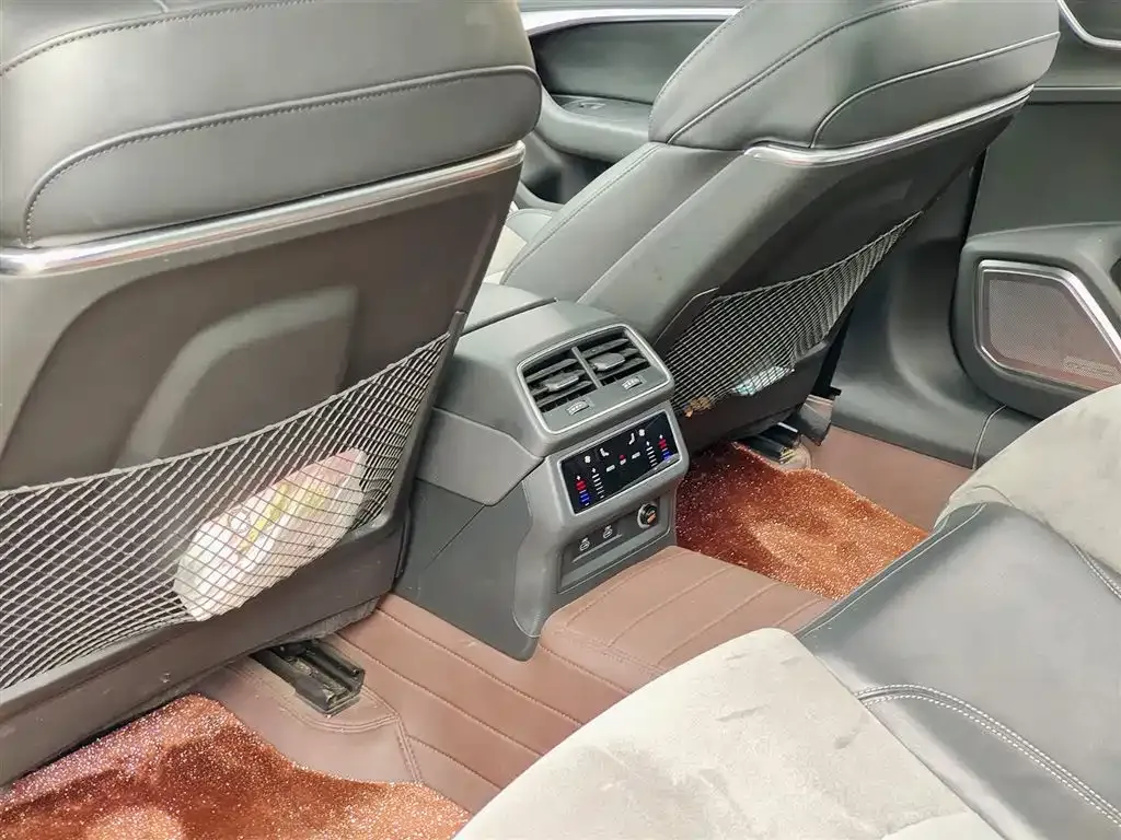 Audi A6L 2025 из CN, фото 6