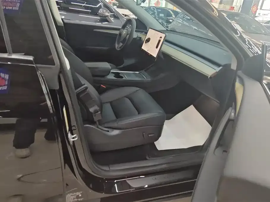 Tesla Model Y — фото 4