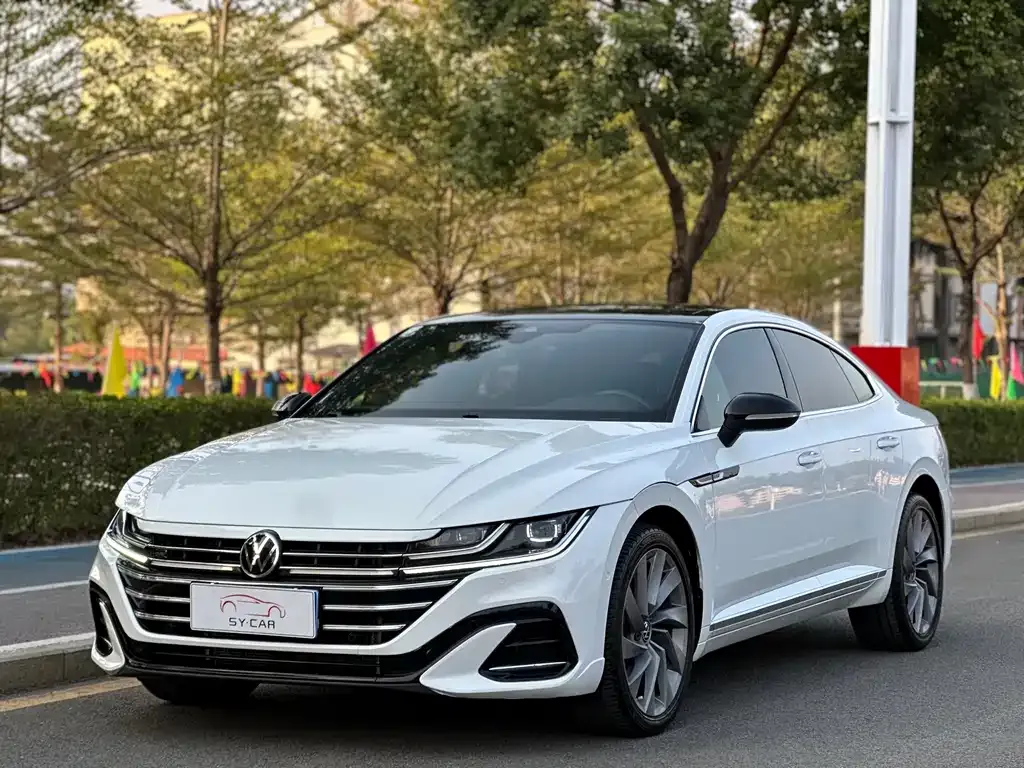 Volkswagen CC 2023 из CN, фото 1