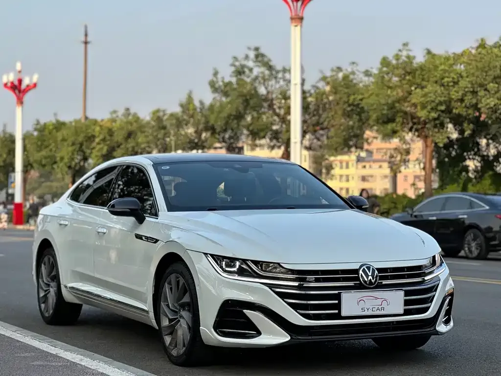 Volkswagen CC 2023 из CN, фото 2
