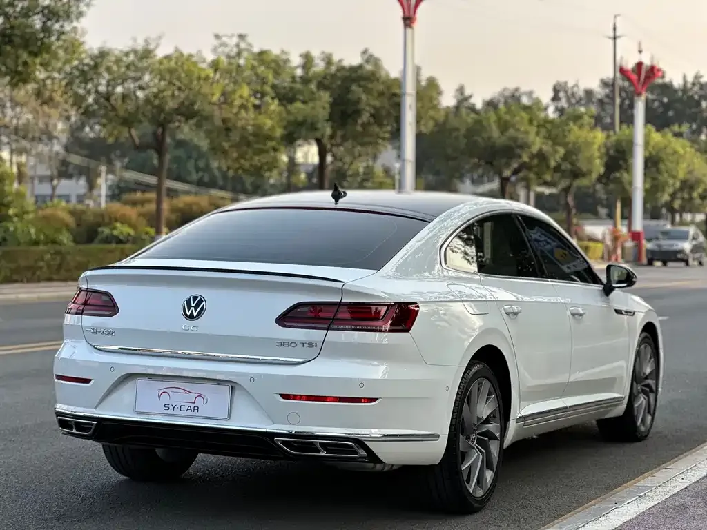Volkswagen CC 2023 из CN, фото 9