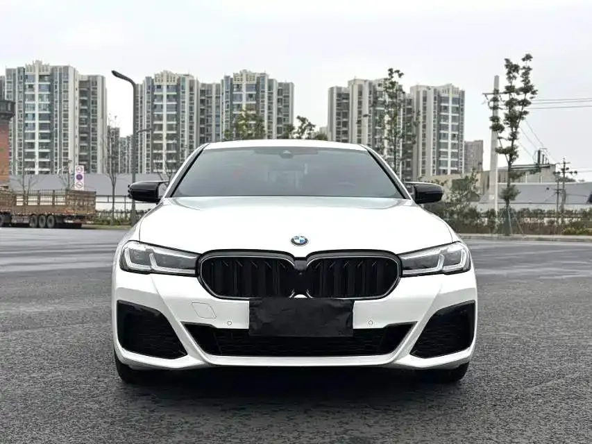 BMW 5 Series — фото 7