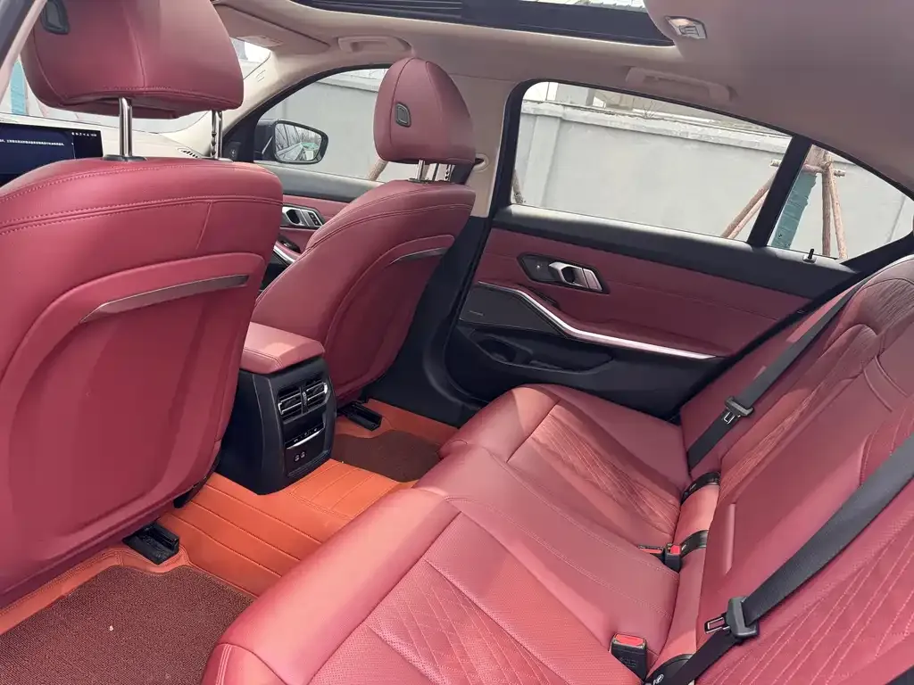BMW 3 Series 2023 из CN, фото 6