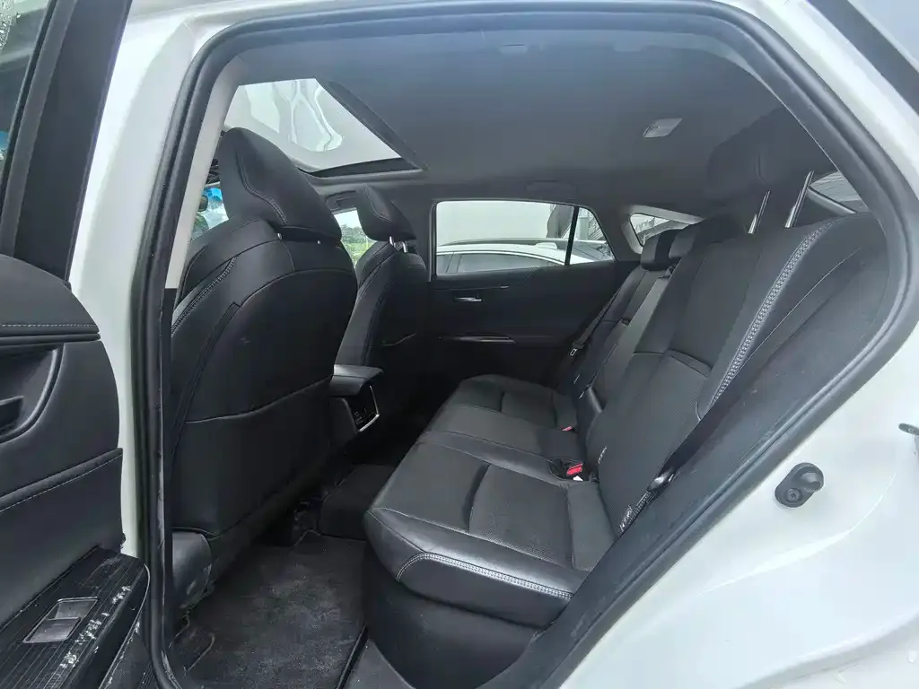 Toyota Venza 2023 из CN, фото 2