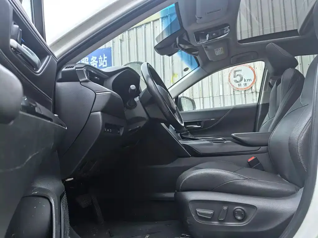 Toyota Venza 2023 из CN, фото 4