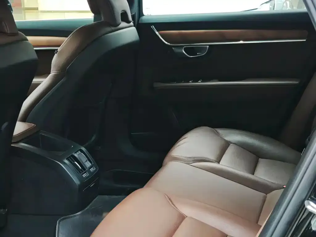 Volvo S90 2023 из CN, фото 4