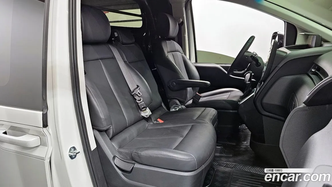 Hyundai Staria 2025 из KR, фото 10