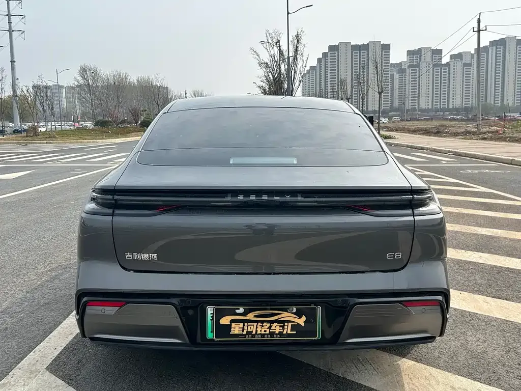 Geely Galaxy E8 — фото 7