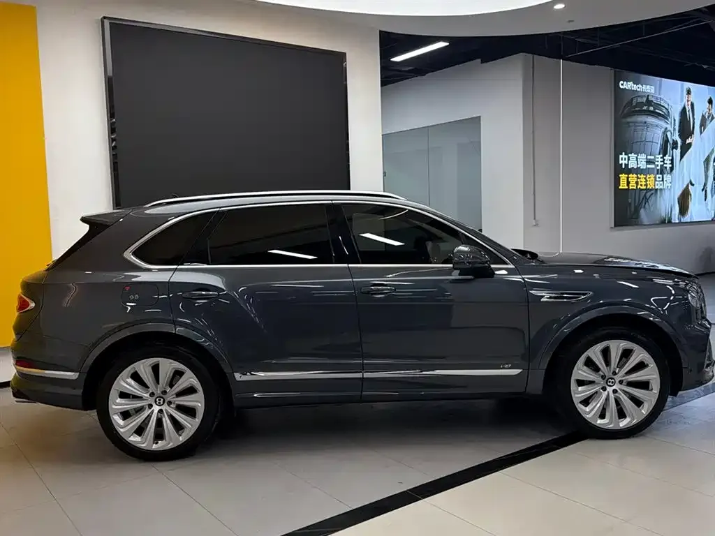 Bentley Bentayga 2021 из CN, фото 4