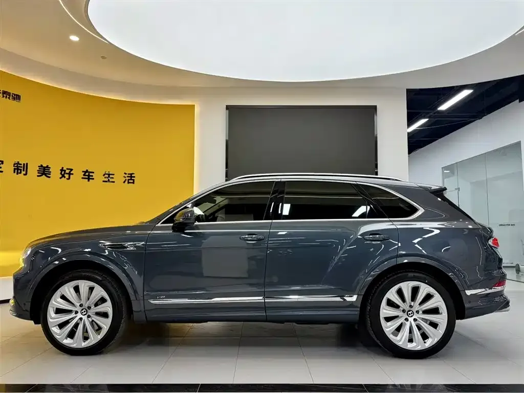 Bentley Bentayga 2021 из CN, фото 8