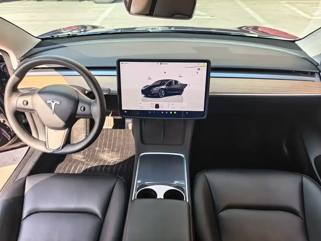 Tesla Model 3 — фото 3