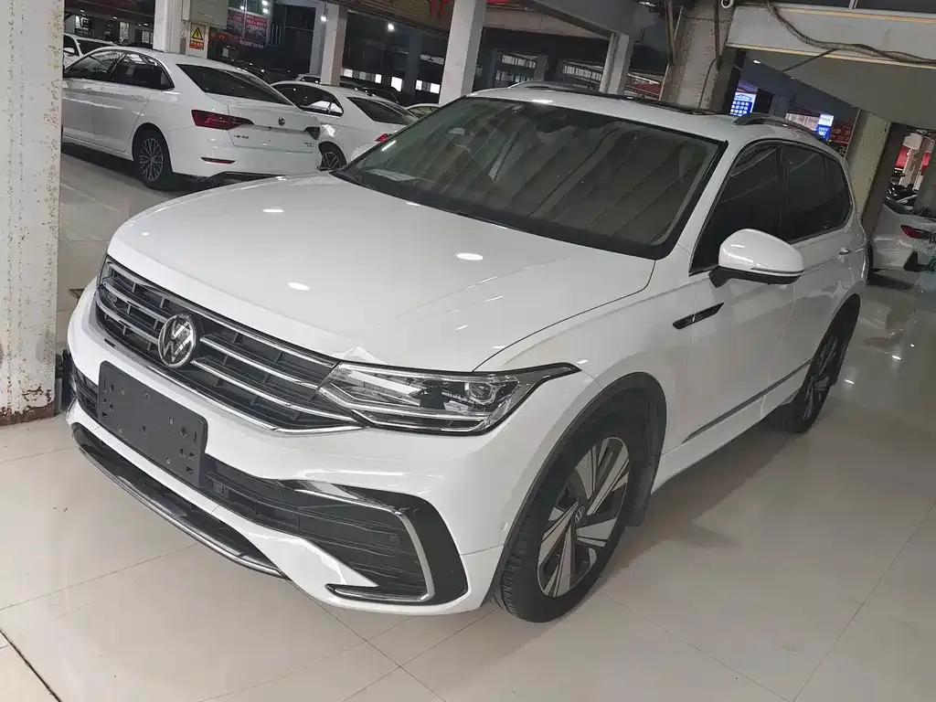 Volkswagen Tiguan L 2023 из CN, фото 1