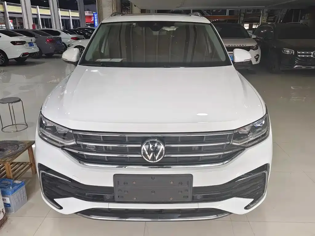 Volkswagen Tiguan L 2023 из CN, фото 5