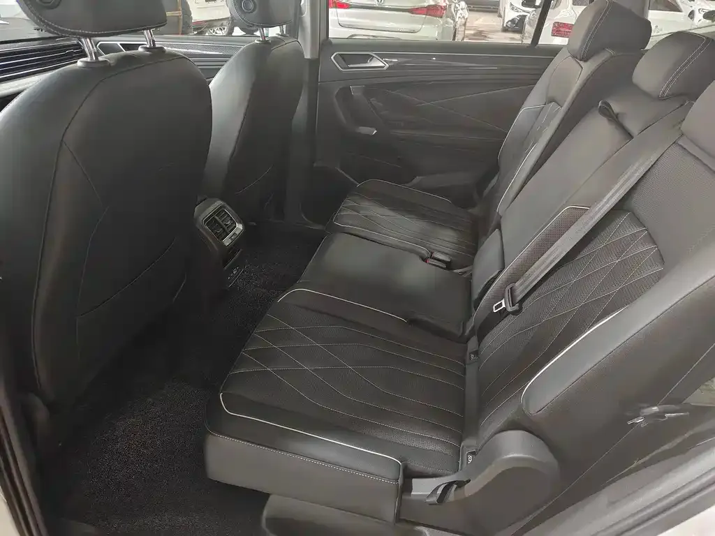 Volkswagen Tiguan L 2023 из CN, фото 9