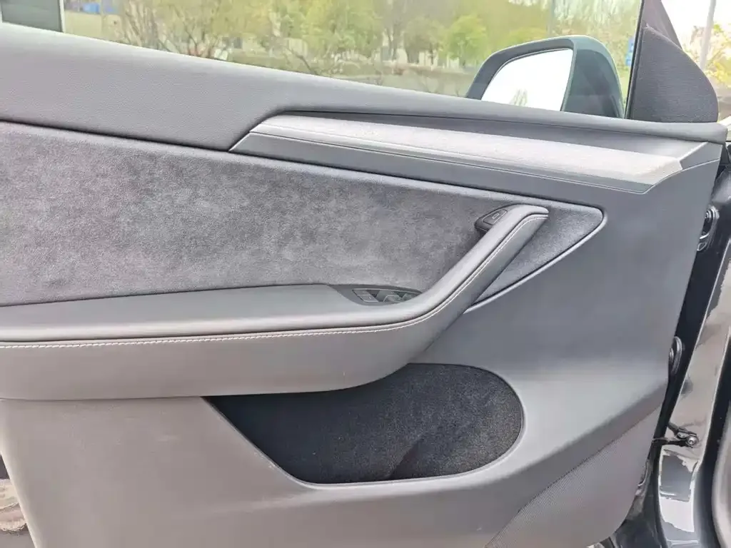 Tesla Model Y 2025 из CN, фото 4