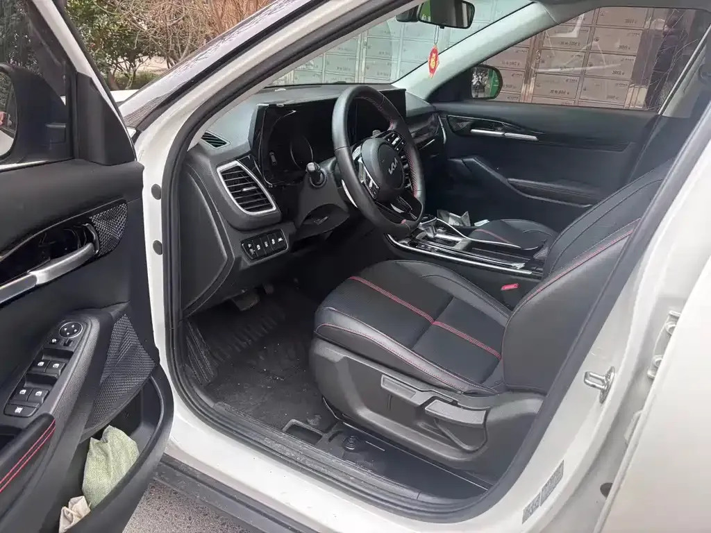 Kia KX3 2022 из CN, фото 7