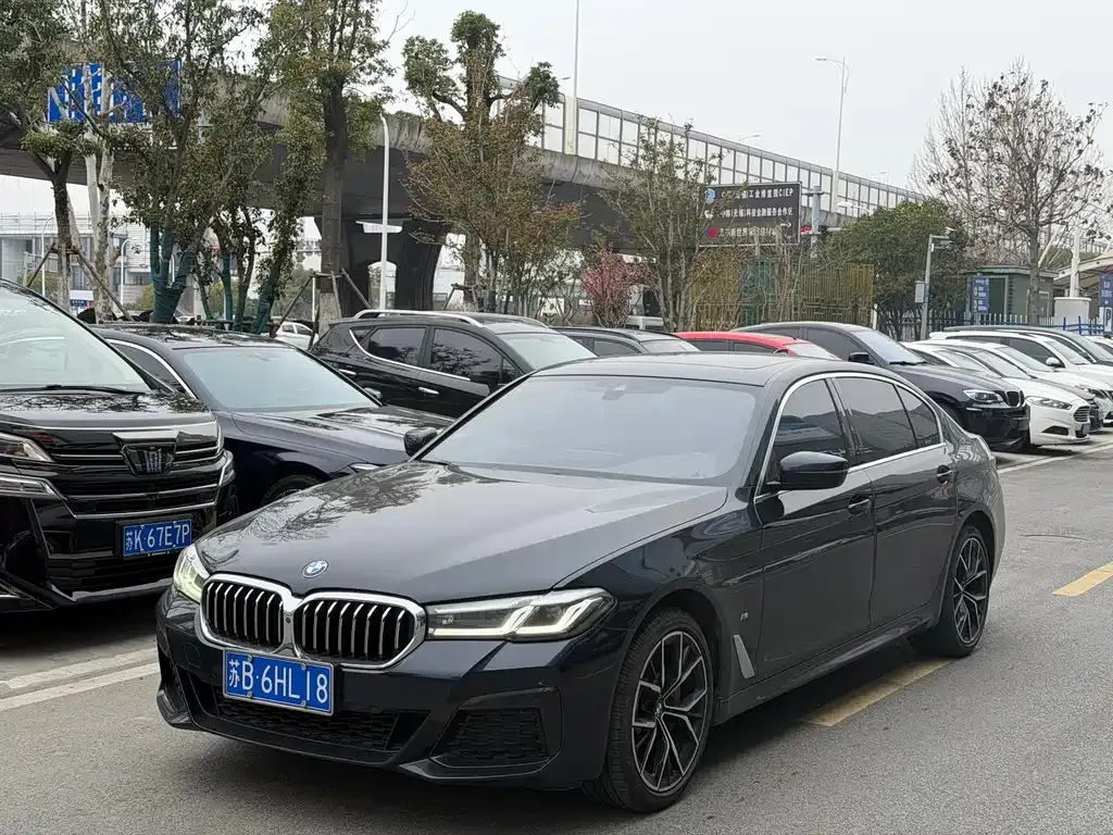 BMW 5 Series — фото 1