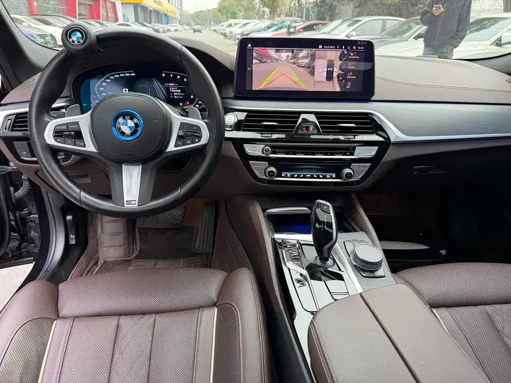 BMW 5 Series — фото 5