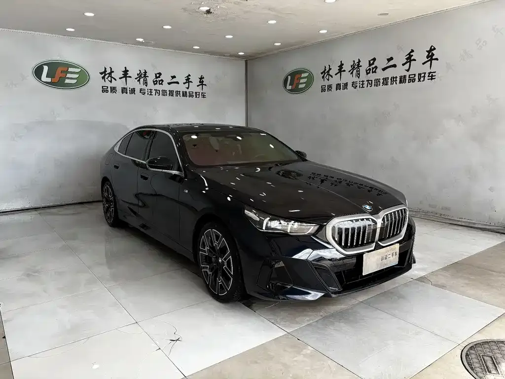 BMW 5 Series — фото 10