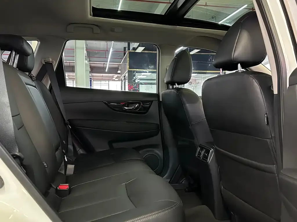 Nissan X-Trail 2021 из CN, фото 2