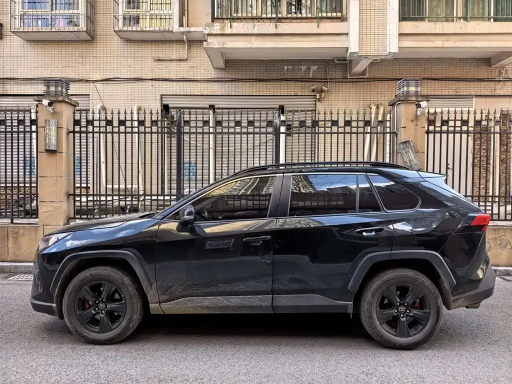 Toyota RAV4 2024 из CN, фото 9