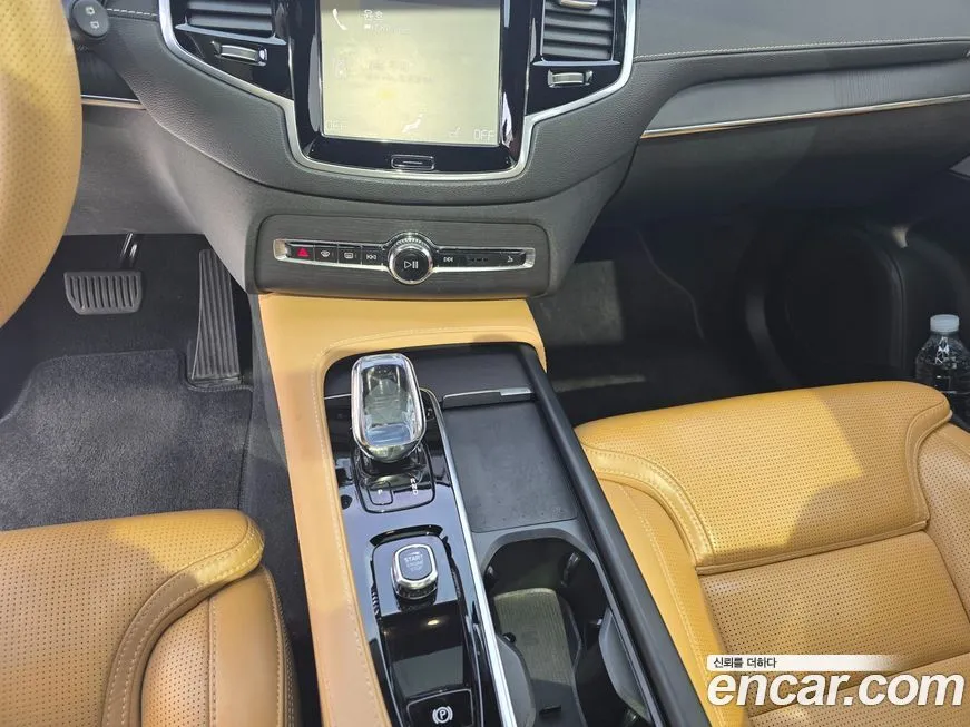 Volvo XC90 — фото 10