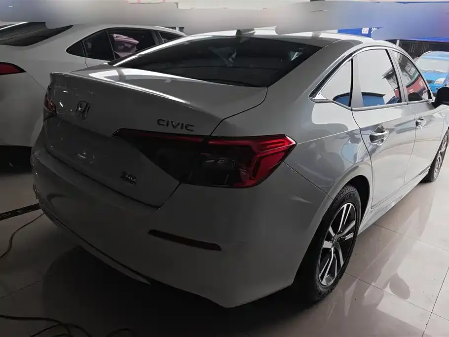 Honda Civic — фото 7