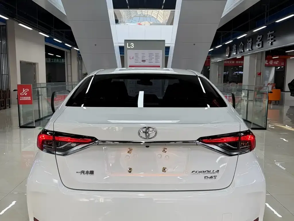 Toyota Corolla — фото 5