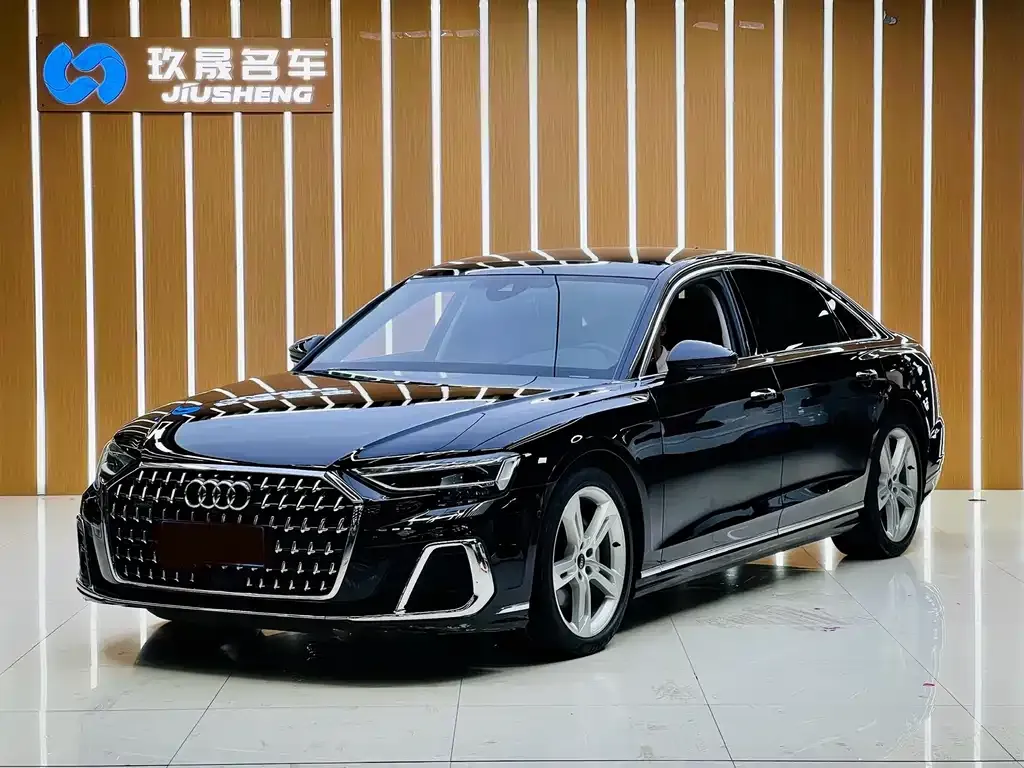 Audi A8 — фото 1