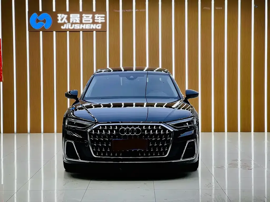 Audi A8 — фото 2