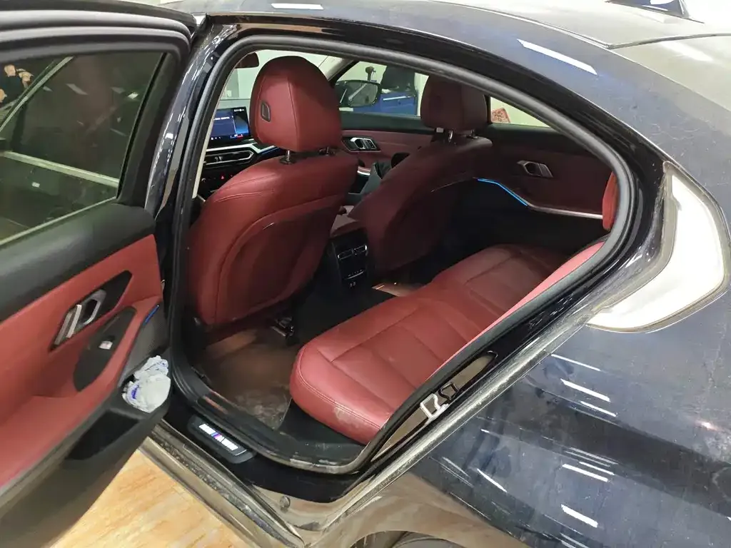 BMW 3 Series 2024 из CN, фото 3