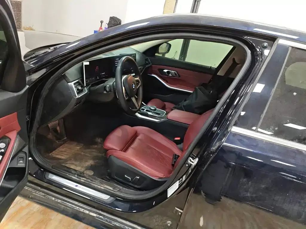 BMW 3 Series 2024 из CN, фото 2