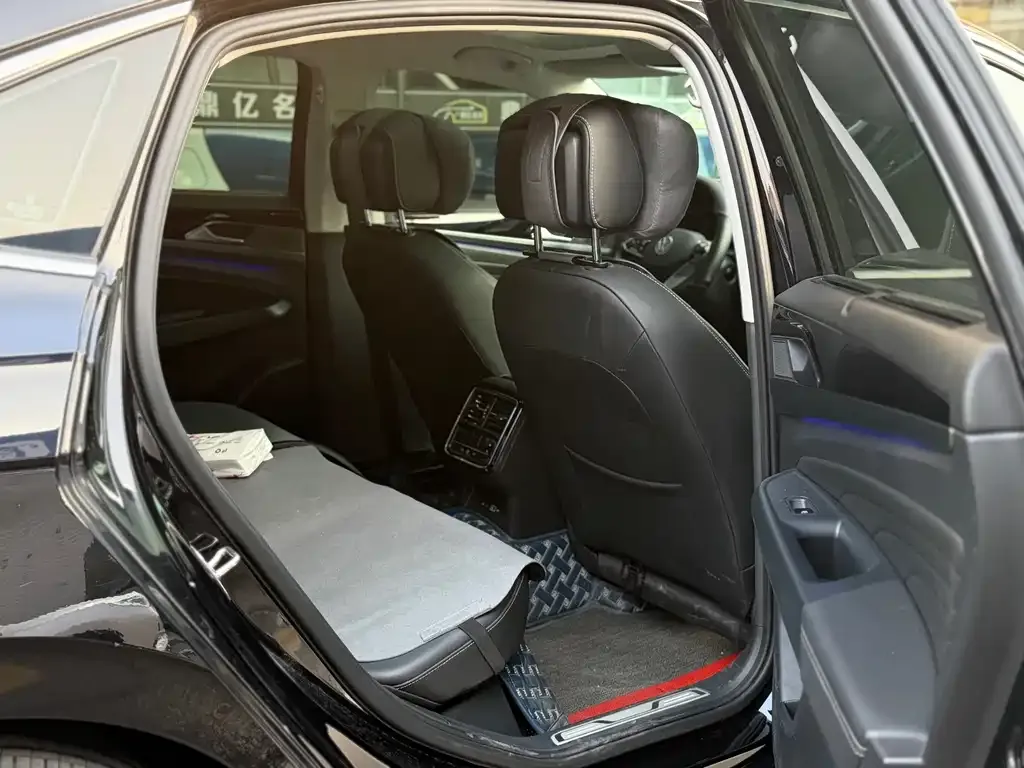 Volkswagen Passat — фото 2