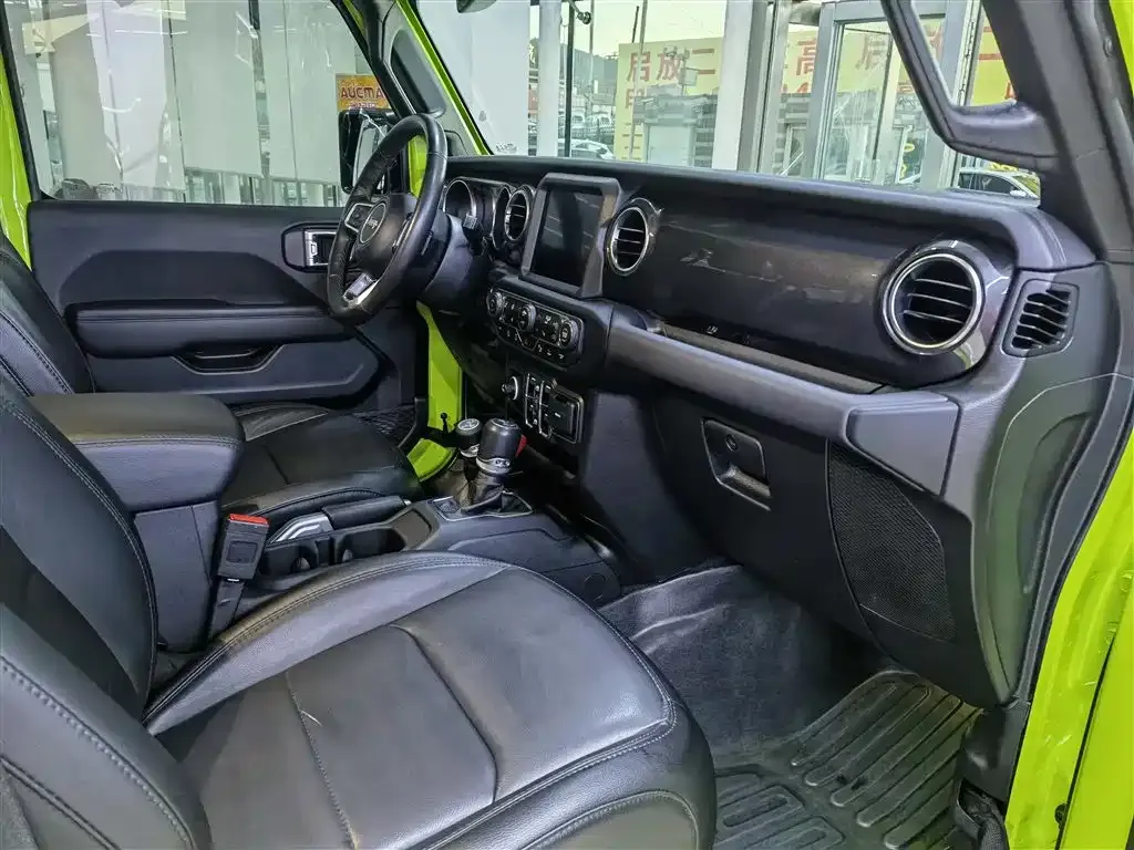 Jeep Wrangler 2022 из CN, фото 2