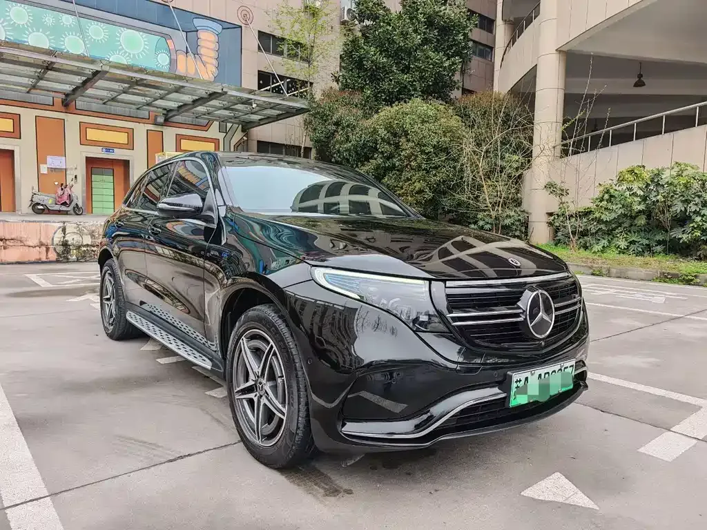 Mercedes-Benz EQC — фото 3