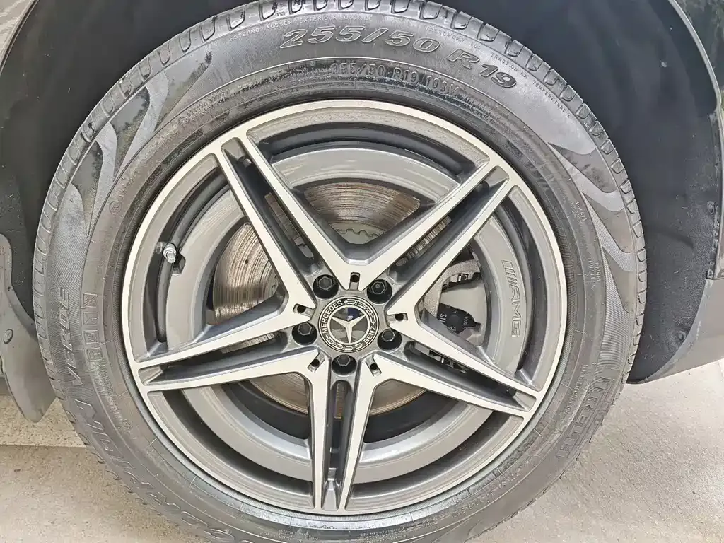 Mercedes-Benz EQC — фото 4