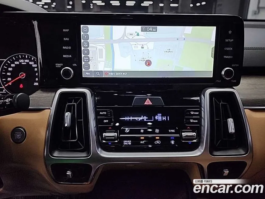 Kia Sorento — фото 9